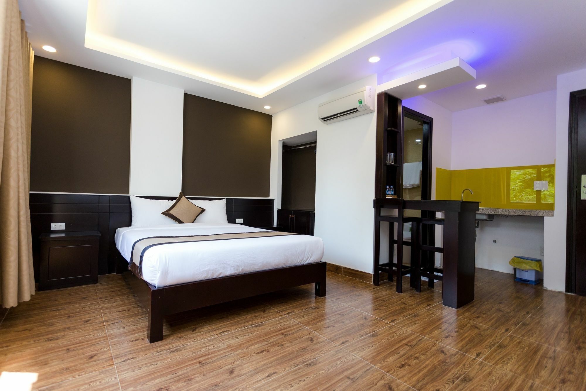 Manchester Hotel Дананг Экстерьер фото